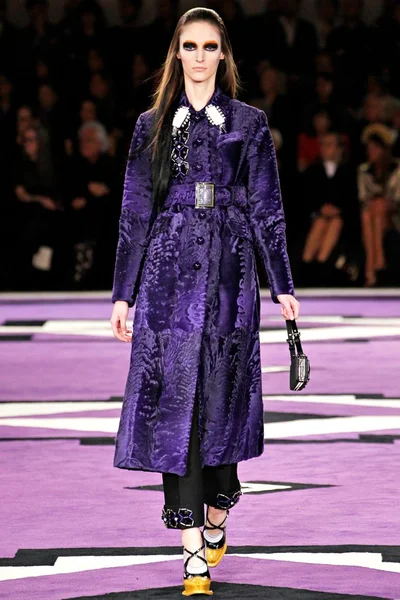 Look 32